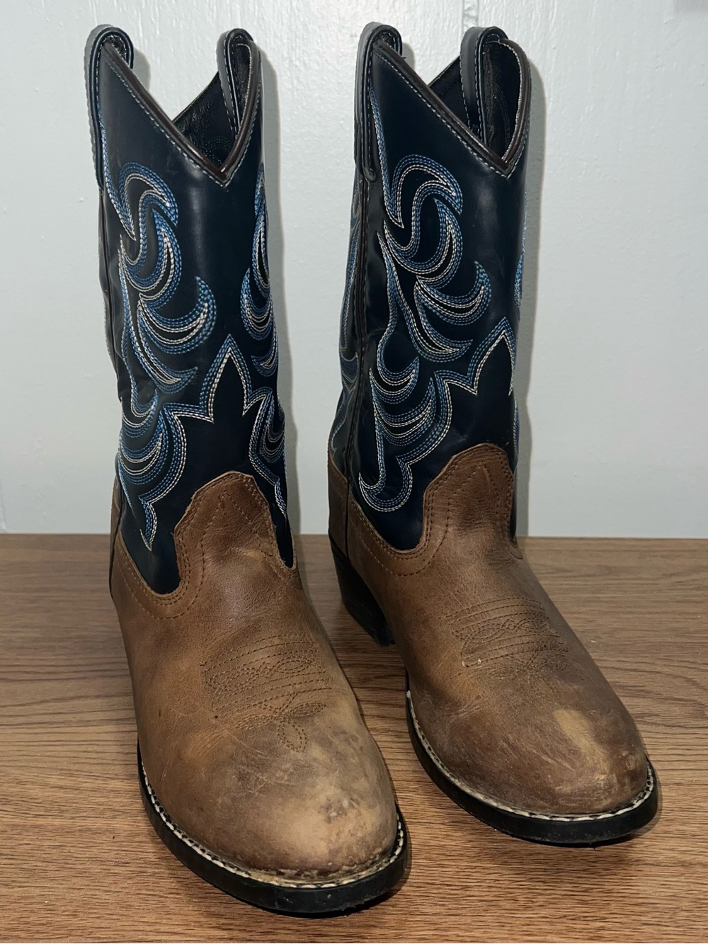 Cody James Boys Holt Two-Tone Embroidered Western Cowboy Boots Size 5